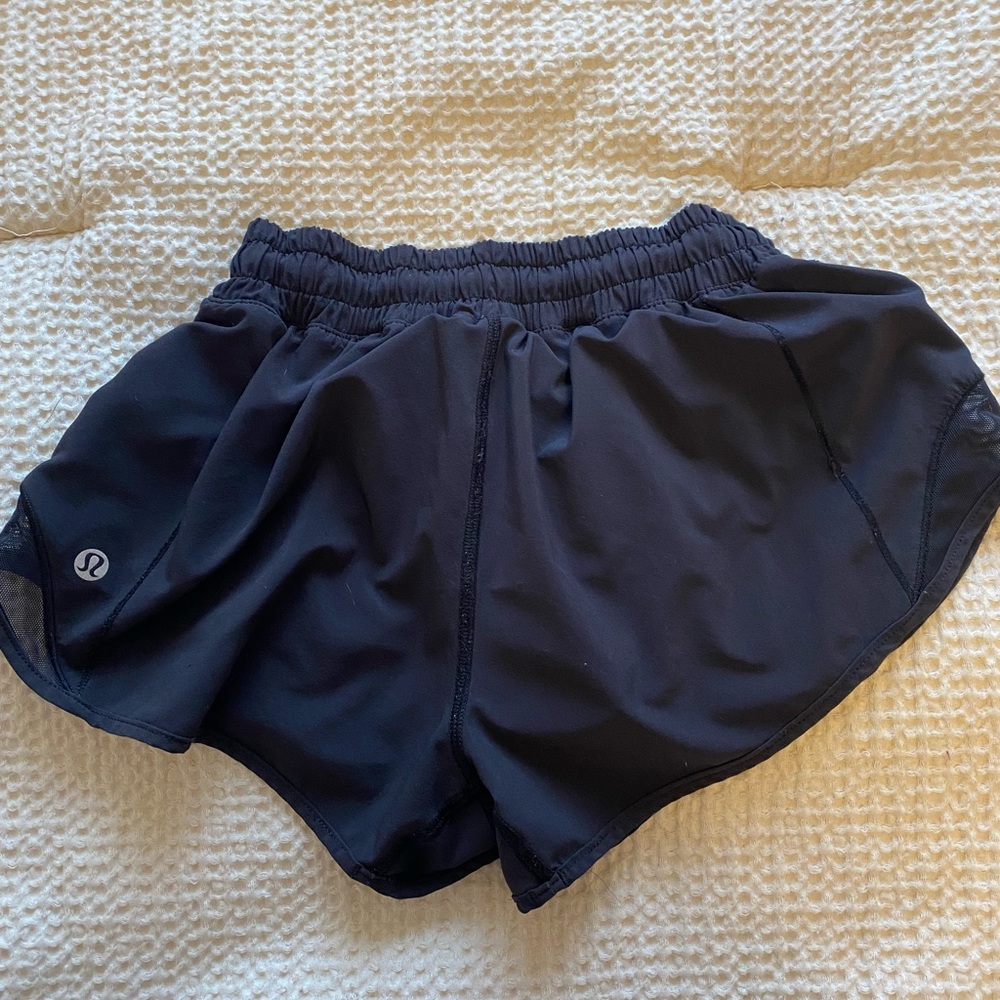 Lululemon Black Hotty Hot 2.5 Inch Shorts
